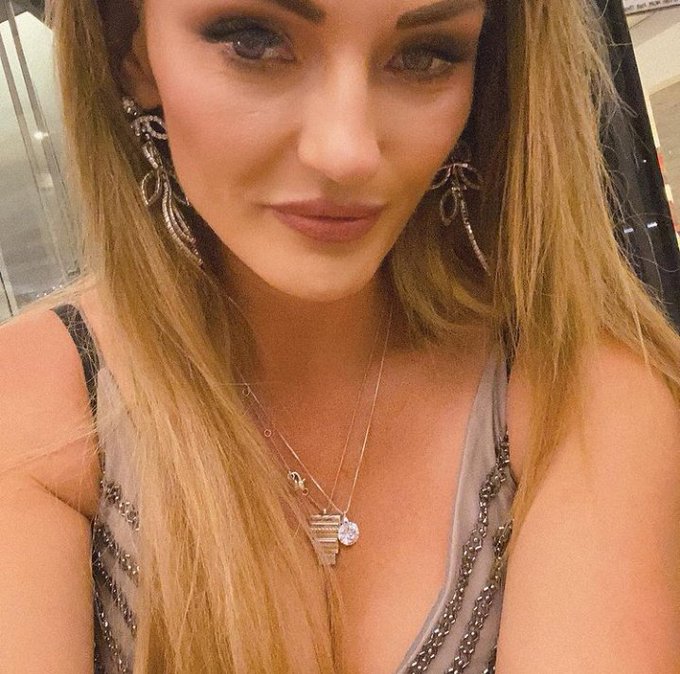 Hi 🥰 https://t.co/710N0qBWtv<a href="/tag/tbt"class="tags"><span>#tbt</span></a>