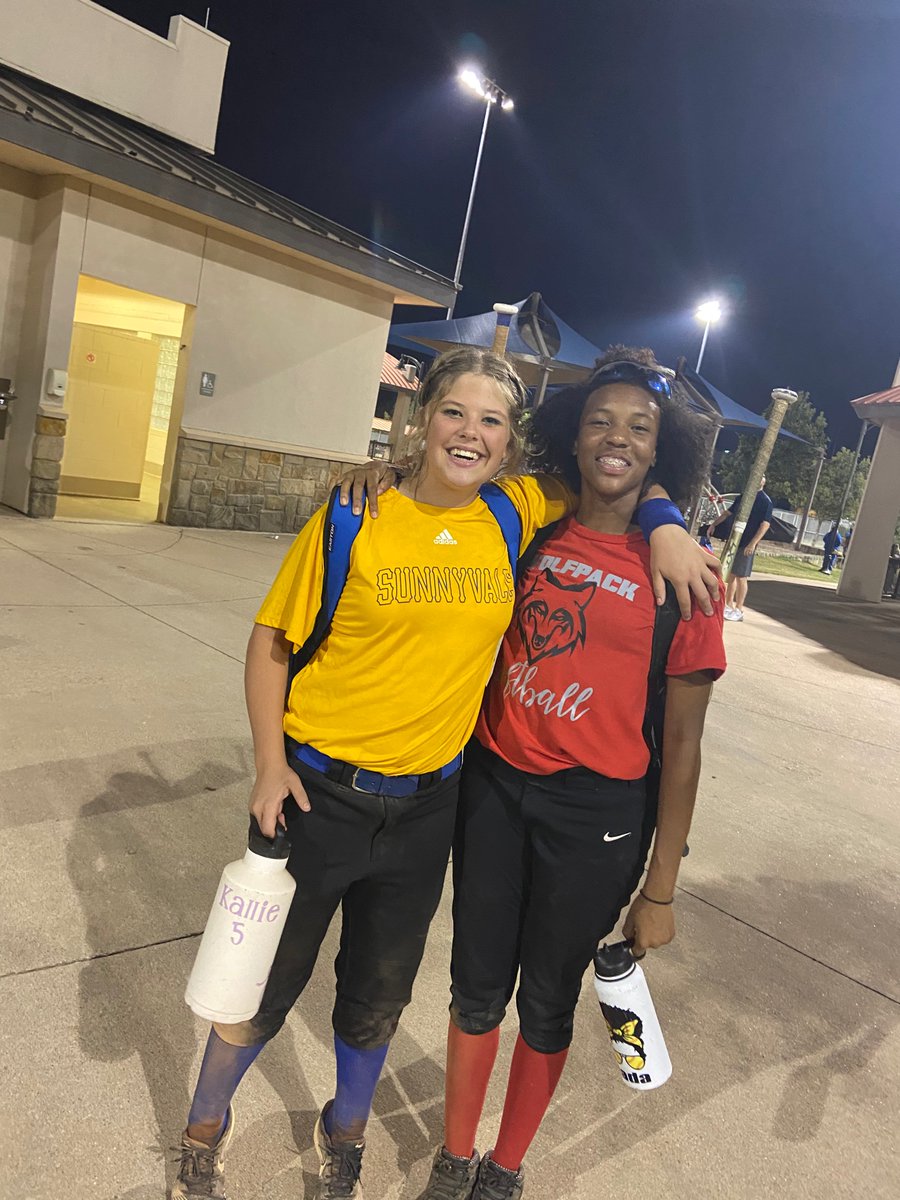 jay_dub_30's tweet photo. Fall ball and I ran into an old teammate #HEATH #30 https://t.co/sEEAldbVja