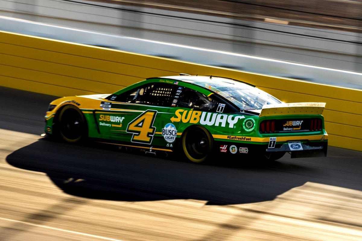 JPotterPhoto's tweet photo. When that sunlight hits Just right.
@SUBWAY l @StewartHaasRcng
#eatfreshfast I #NASCARPlayoffs https://t.co/eqO8BHxoN7