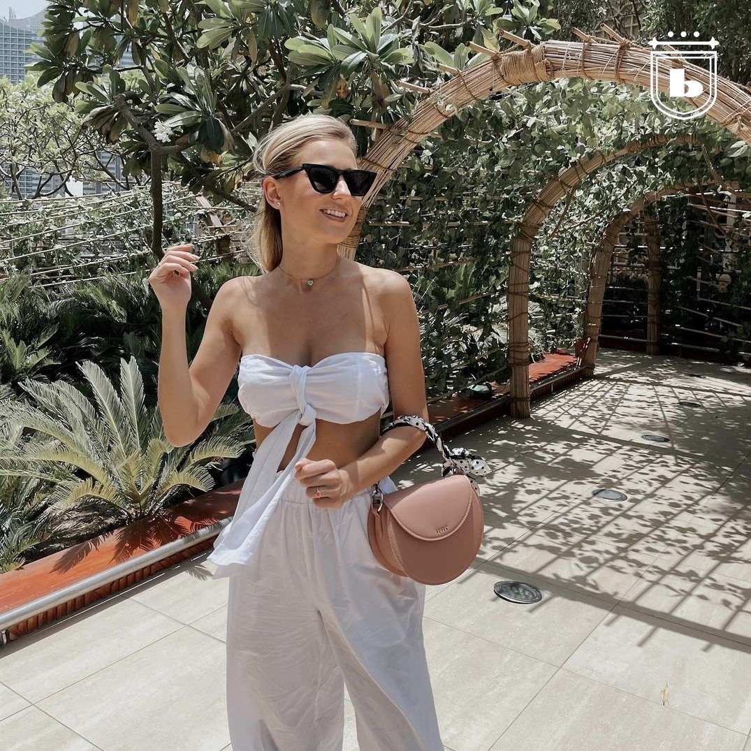 binnys_world's tweet photo. What would be better than letting her roam hands-free?
Find your gift in the #WorldOfBinnys
.
Buy now: https://t.co/XoJZ54VzsL
.
#Binnys #BinnysWorld #handbags https://t.co/n85AyDi8cL