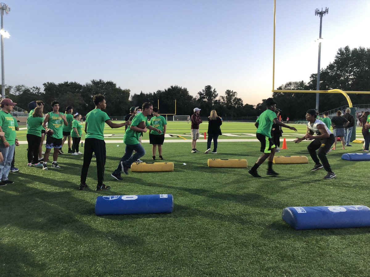 Molly Gezon tweet media