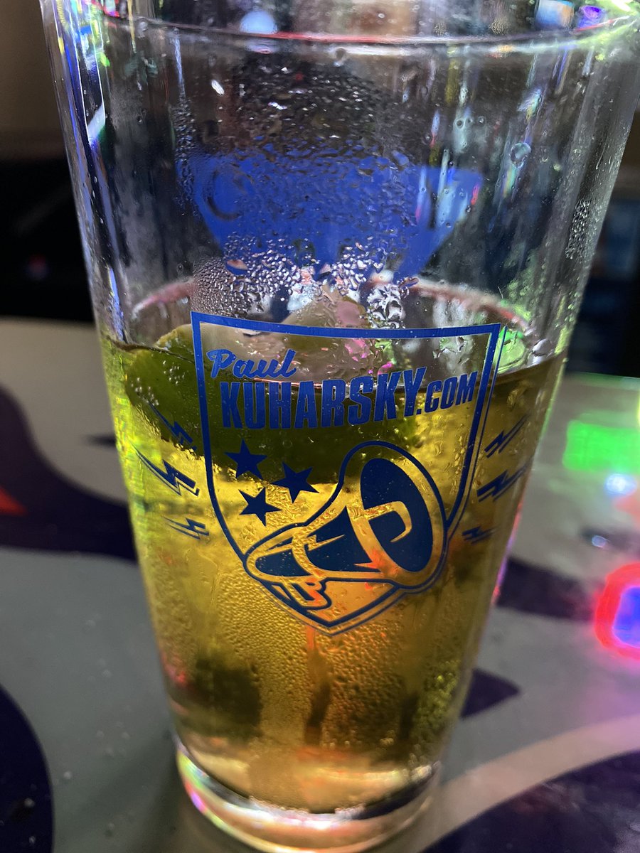 Mr. Buzzard tweet media