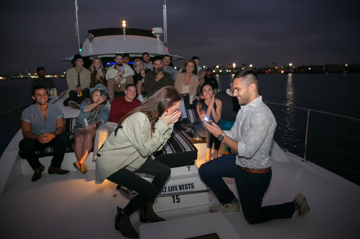 averagecupofjo's tweet photo. I AM FUCKING ENGAGED!!!!!!!!!!!!!!! https://t.co/AtsnbKoI2e