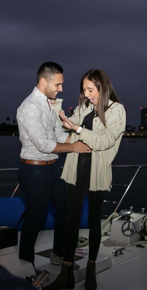 averagecupofjo's tweet photo. I AM FUCKING ENGAGED!!!!!!!!!!!!!!! https://t.co/AtsnbKoI2e