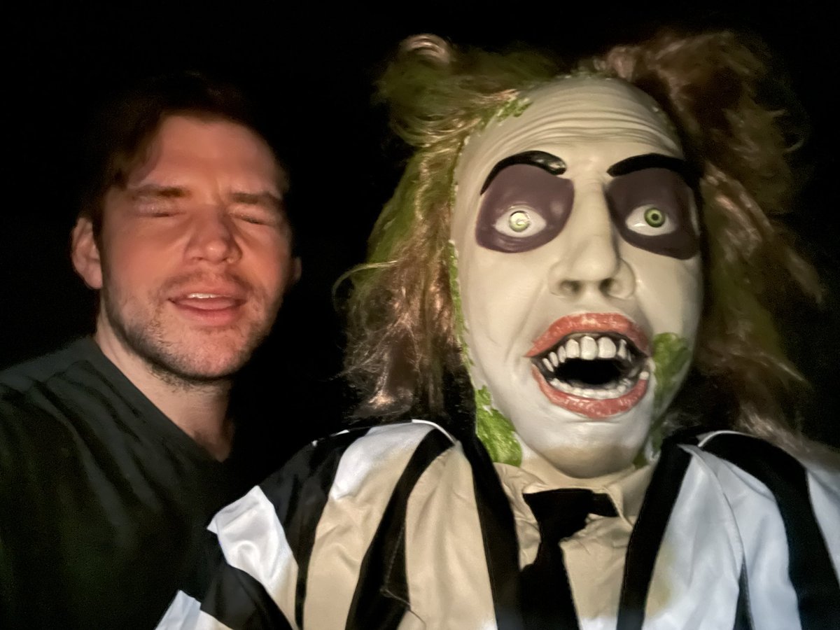 NickLutsko's tweet image. If the Ernest song hits 5M retweets I will share more photos with Beetlejuice