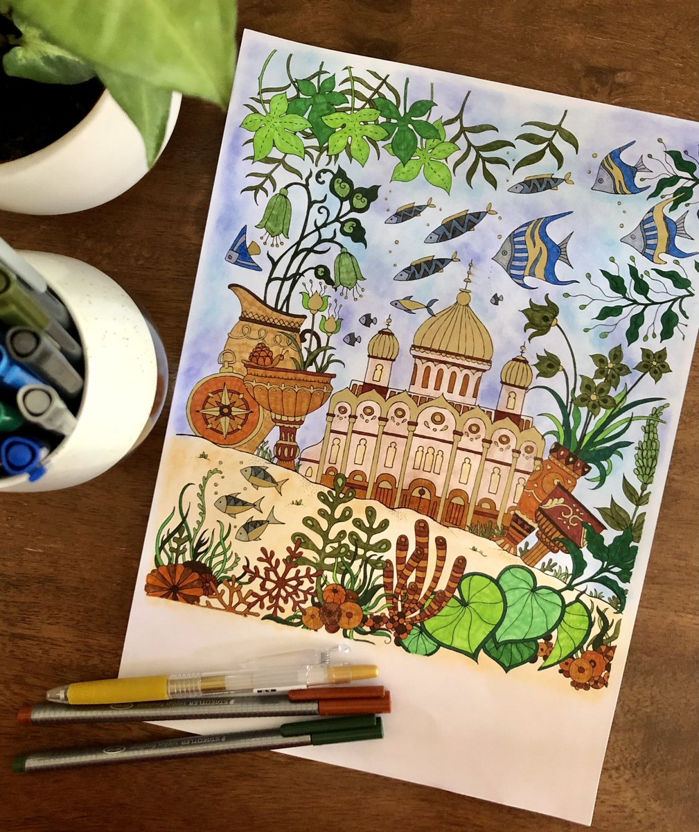 A deep-sea palace from Johanna Basford’s Mini Colouring Book, Flourish. I used Staedtler Triplus Fineliners, Vintage Conté à Paris Carrés Decor Sketching Pastels and a Gold Gel Pen.
