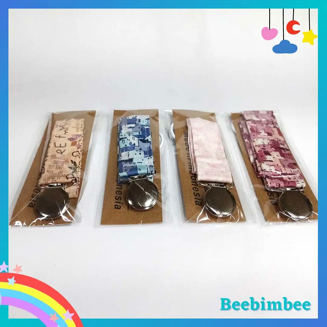 Beebimbee_id's tweet photo. Pacifier clip bayi bahan katun jepang

Memiliki fungsi mencegah dot atau teether bayi jatuh ke lantai

Mudah digunakan, ramah lingkungan, dan dapat dicuci

Spesifikasi:
Bahan: kain katun jepang
Panjang kain: +-20cm
Panjang total: +-25cm
Lebar: +-2.5cm

IDR 25000 https://t.co/m2Wd81Jkrj