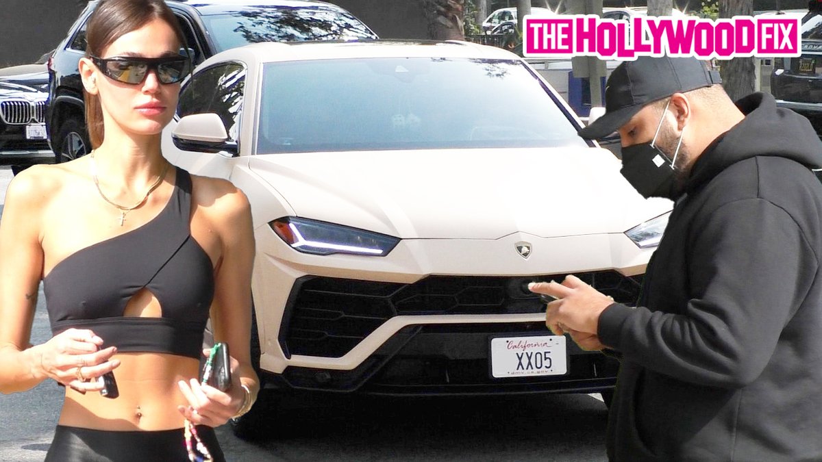 HollywoodFix's tweet photo. #HaileyBieber Sends Her Bodyguard & New Bestie In For Smoothies At #Earthbar After Working Out At #FormaPilates In #WestHollywood 9.29.21 https://t.co/YifPM29c4F https://t.co/CuGnrOIjar