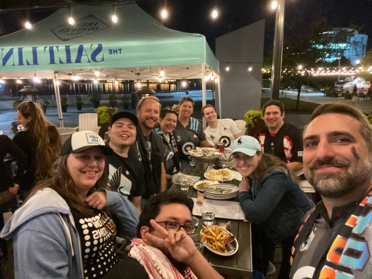 ecdcmnufc's tweet photo. All hail our #LoonsOverDC contingent!
Proud souls who'll defend the β«π΅ 'til the sun explodes.
#mnufc https://t.co/Ex0gZUsEfV