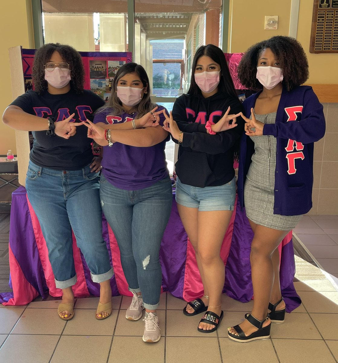 PvGammas's tweet image. Who’s that Pink 💓and Purple 💜 event was a success! Thank you to everyone who came by and we hope you enjoyed your goodies! Stay tuned for more events coming up! 🥳💞
#WeAreThetaEpsilon #TEnaciousGammas #GammaCall #PvGammas #HBCUGammas #TxGammas #PVMulticultural  #SouthernGammas