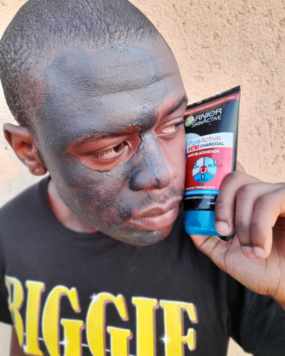 Coco_wvw's tweet photo. Everything its conceptual work 🎅🏿🖤

#facemask #face #facemodel #garnier #garnierskinactive #skincare #evenskin @garnierca @garnier_sa https://t.co/7eKBMTLRp5