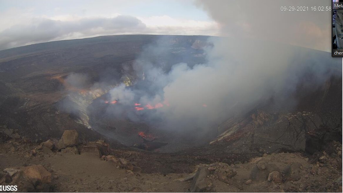 Aloha nui loa e Tūtū! 🌋
At approximately 3:20 pm today Pele once again decided to reveal herself within the expanse of Halemaʻumaʻu. Kīlauea is ERUPTING!
Stay tuned to usgs.gov/volcanoes/kila…
So EXCITING!