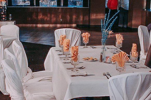 Skyviews Announces Menus for Its Fall Dinner Series

Hospitality students are teaming up to create their own restaurant concepts and menus.

📰➡ bddy.me/3F2AbrI

<a href="/SkyviewsTTU/">Skyviews Restaurant</a> | @ttucohs