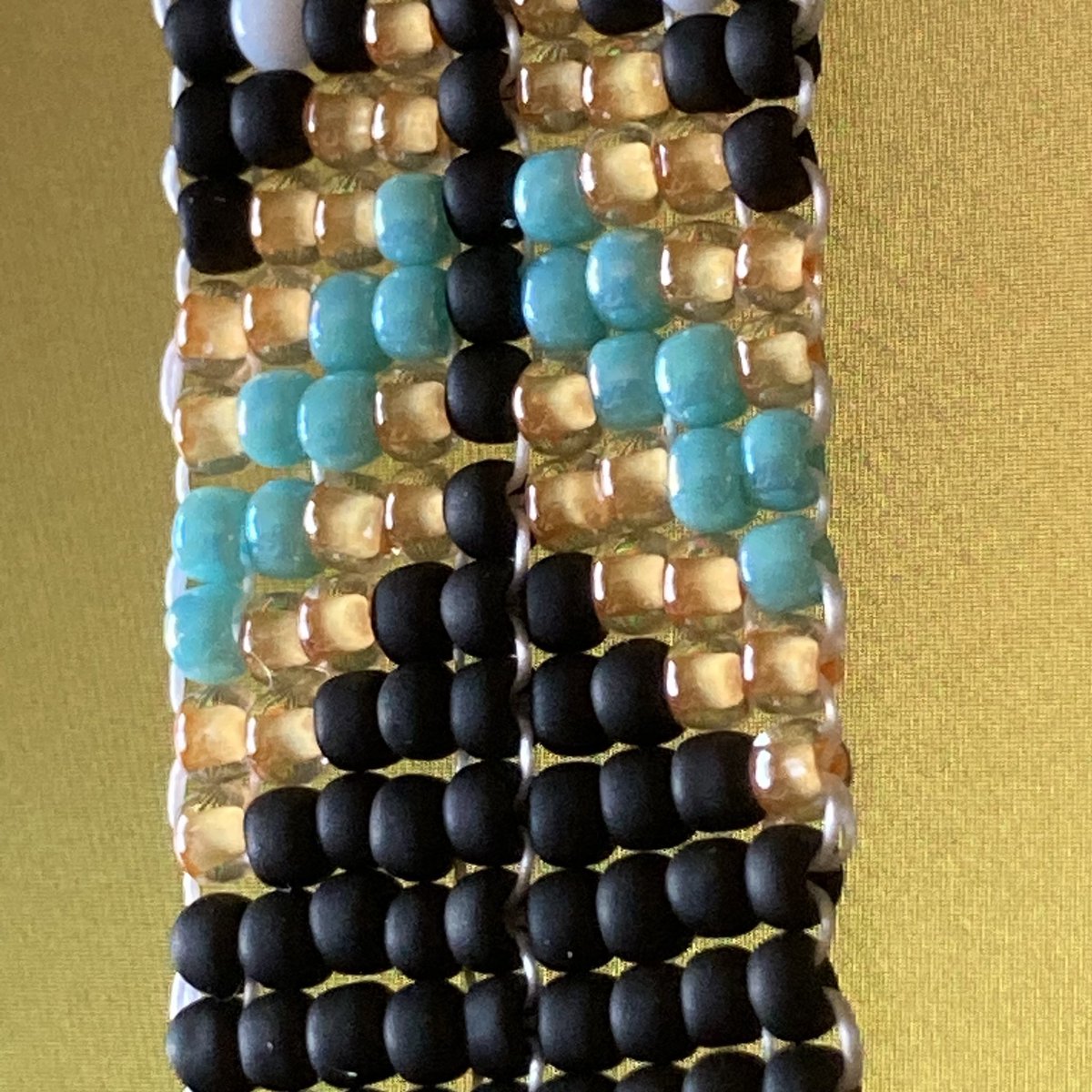 3DBeadBee's tweet photo. These lovely feathers are simply beautiful and feature teal and peach accents. 
About 3 inches long.
Available: $45 cnd(incl. shipping) message to purchase

 #beadedbling #instajewelry #shopcanadian #shopsmall #nativebling #statementearrings #NativeBeadwork #SmallBusinessSaturday https://t.co/2oJTsSCYw7