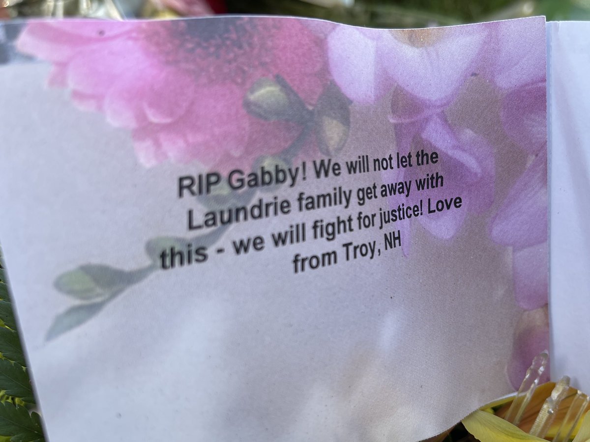 BrianEntin's tweet photo. Message on one of the flower deliveries to the Laundrie house from someone in New Hampshire.
“We will not let the Laundrie family get away with this.” https://t.co/BDOwWL5LMV