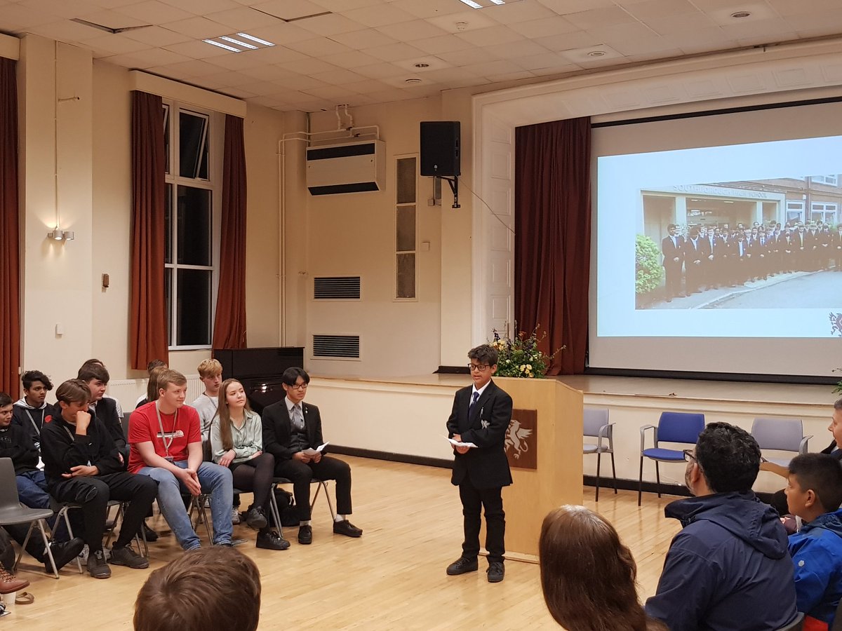 shsrbk's tweet photo. Our new Year 7 students were a credit to the school this evening #superstars #OpenEvening @SHS_ART_MissG @RebeccaLinney1 @niallsmith1970 https://t.co/WlHUVFQdtR
