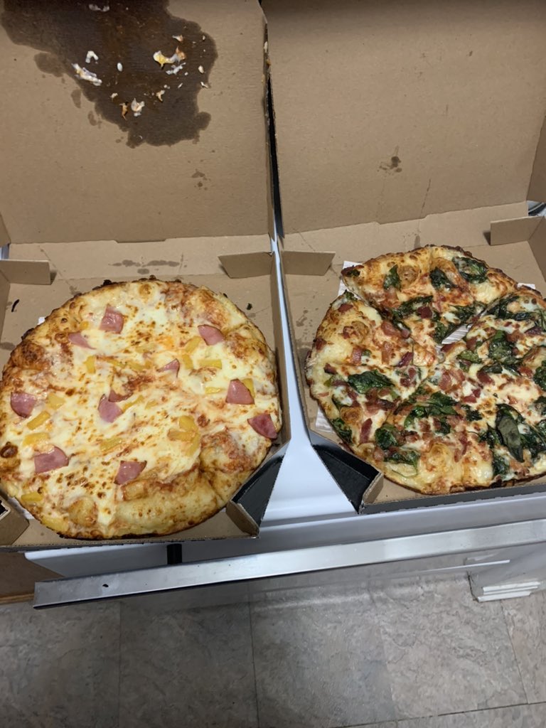 CyberFyreGaming's tweet photo. Pizza 🍕 just hits different. What’s your favorite pizza combo? #pizza #food #yum #dinner #wednesdaythought https://t.co/hKvD4bipF9