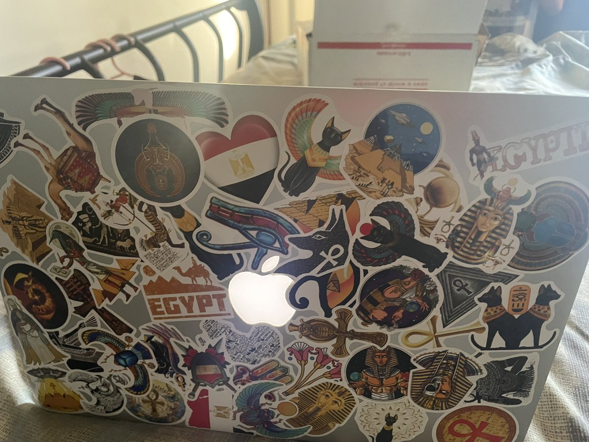 veelharrison's tweet image. Just gave my baby a makeover!! She’s been working hard…so she deserves it. 🖤

These types of things REALLY excite me!! 😂🥰🤓
A MAC over! 😂
#macmakeup 💄 
#MACover  💅🏾