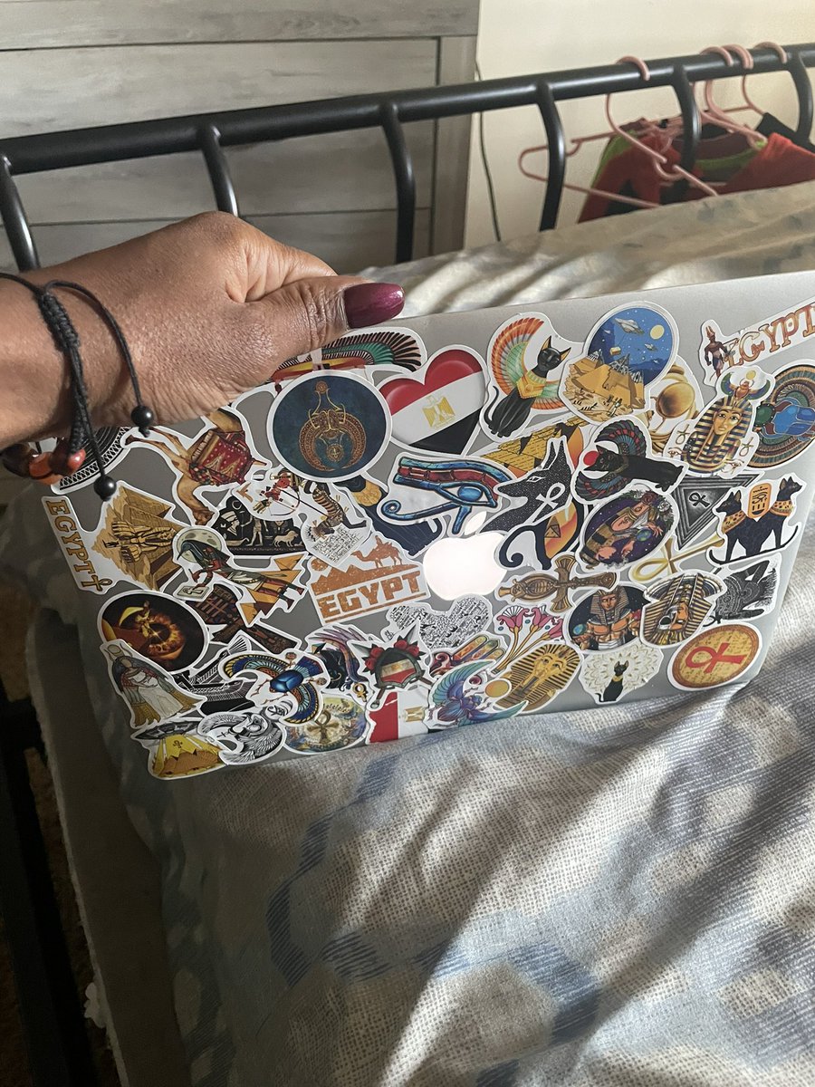 veelharrison's tweet image. Just gave my baby a makeover!! She’s been working hard…so she deserves it. 🖤

These types of things REALLY excite me!! 😂🥰🤓
A MAC over! 😂
#macmakeup 💄 
#MACover  💅🏾