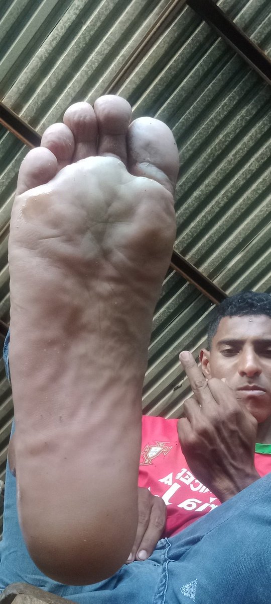 Masterjhon07's tweet photo. Someone to lick the soles of my feet?  #findom #finsub #cashmaster #paypig #socks #blacksocks #sockfetish #footfetish #footworship #alphamale https://t.co/OFF76A59ap https://t.co/dhxNH1zgf5