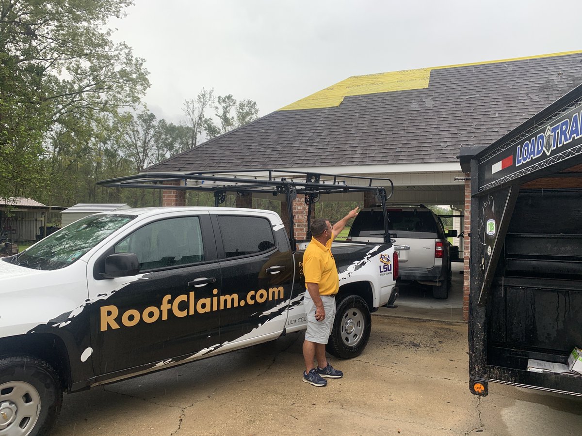 RoofClaimUS's tweet photo. James Marchand from our Baton Rouge office at an install yesterday in Gonzales, LA! It was rainy, but we were able to get this roof replaced after it was damaged by #ida π
#rooftechnologyexperts #protectionmadesimple https://t.co/LBY6xET9ZZ