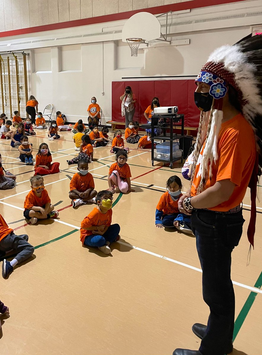 kevin_chief's tweet image. Proud to support @IsaacBrockWSD Ojibwe/Cree Bilingual Program to honour National Day for Truth &amp;amp; Reconciliation - Chi-Miigwech @AMCMBChiefs @NHLJets @wasacnews 🙏🏼🧡
