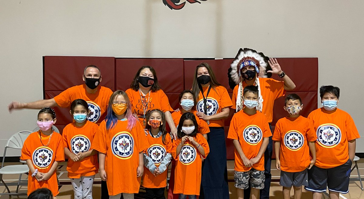 kevin_chief's tweet image. Proud to support @IsaacBrockWSD Ojibwe/Cree Bilingual Program to honour National Day for Truth &amp;amp; Reconciliation - Chi-Miigwech @AMCMBChiefs @NHLJets @wasacnews 🙏🏼🧡
