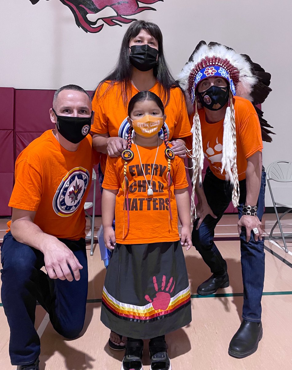 kevin_chief's tweet image. Proud to support @IsaacBrockWSD Ojibwe/Cree Bilingual Program to honour National Day for Truth &amp;amp; Reconciliation - Chi-Miigwech @AMCMBChiefs @NHLJets @wasacnews 🙏🏼🧡