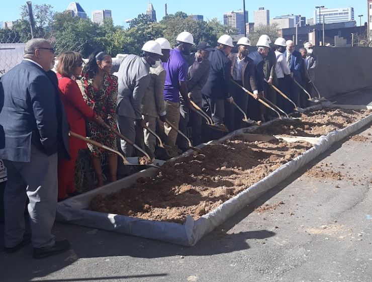 afronews's tweet photo. McElderry apartments grand opening; Somerset II groundbreaking
By Demetrius Dillard Special to the AFRO
https://t.co/Yw3ucGTXkR

#McElderryapartments  #SomersetII #Balimore #HUD #PerkinsSomersetOldtownrevitalizationproject #ChoiceNeighborhoodsInitiative #AdrianneTodman #HABC https://t.co/ezB9kGTt1q