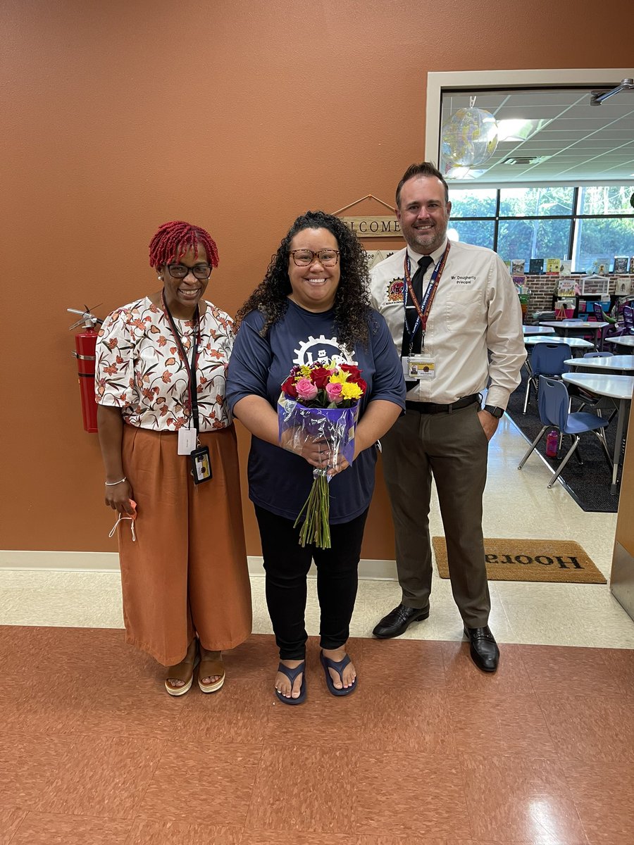 DoughertySDMC's tweet photo. Today I want to congratulate one of our teachers, Ms. Mayoral, who will be Bashaw Elementary School’s representative for the Educator of the Year award at Manatee County’s Excellence in Education Awards this February.
 #Wemanatee #TEAMBasaw https://t.co/fQNYRELAcd