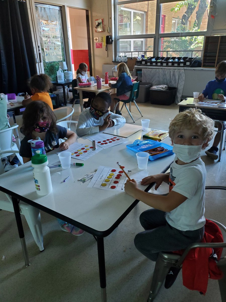 rovalentine3's tweet image. Make 10 as many ways as you can with your own chips on the ten frame board! #cbe @ClaraBartonElem #maketen