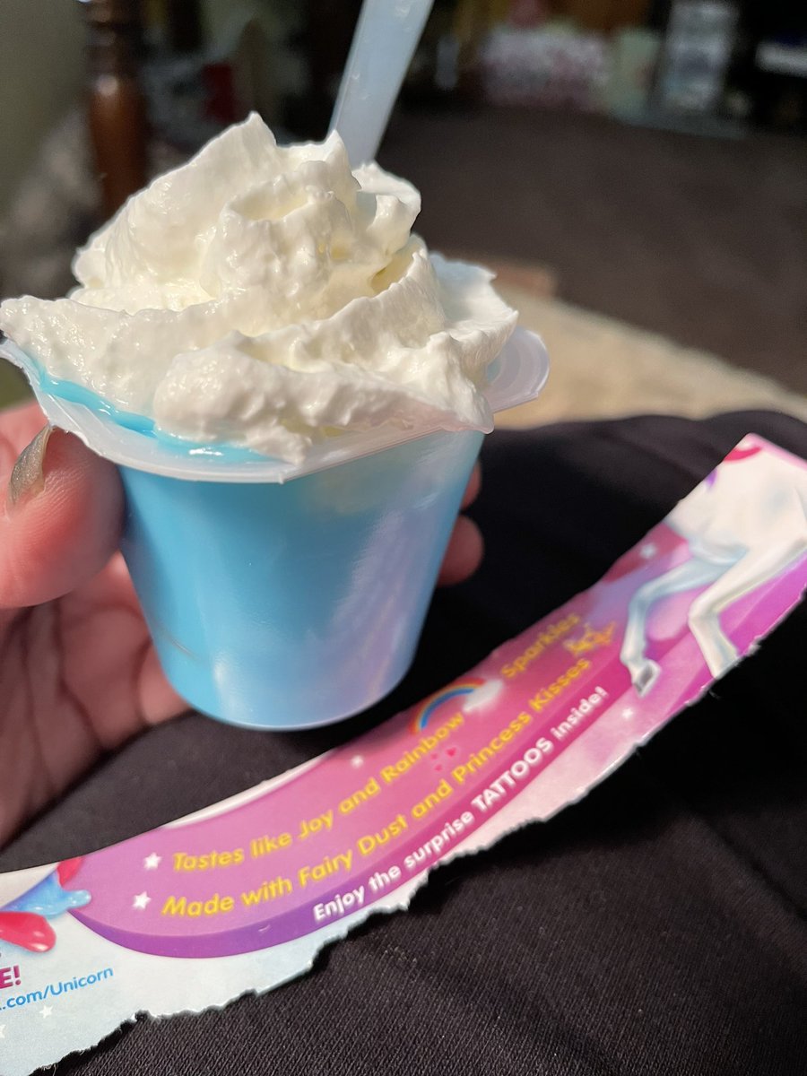 MariannaDeBolt's tweet photo. I just had to see what -joy, rainbow, and sparkles tastes like! It tastes like what scented squishes smells like- even has the plastic taste. Why is it blue? #joy #unicorns #sparkles #rainbows #oddstuff #letstryit https://t.co/FysKvwnOcg