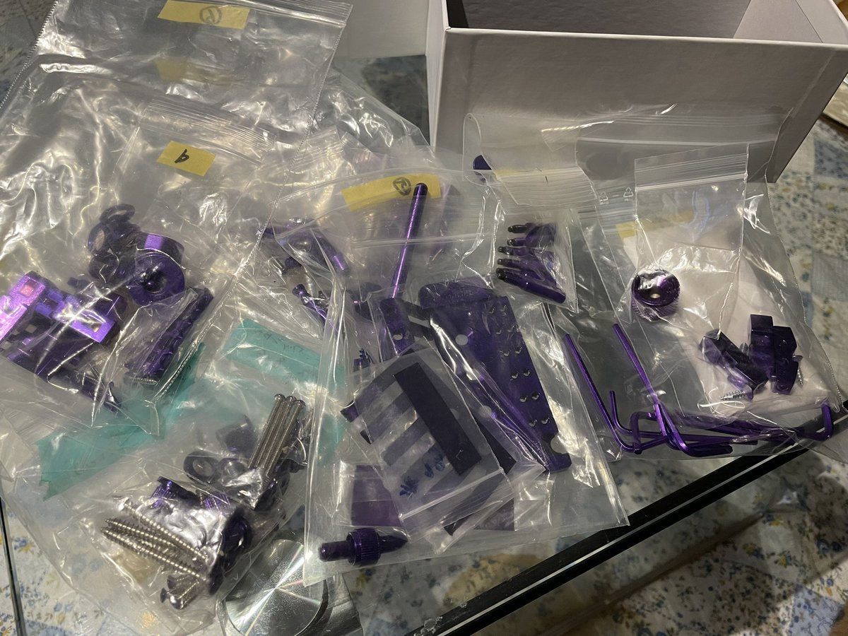 anubisakisan's tweet photo. カーボンギター用のハードウェアが、紫化を完了して協和技研さんから帰宅しました。いつもながらにとても美しい仕上がりでウットリです。#purple #combatguitars #30fret #紫 #パープル #オーダーメイドギター #カスタムギター #協和技研 #ZWORK #purpleguitar #sumimaru #carbonguitar https://t.co/PHkZ43uSPo