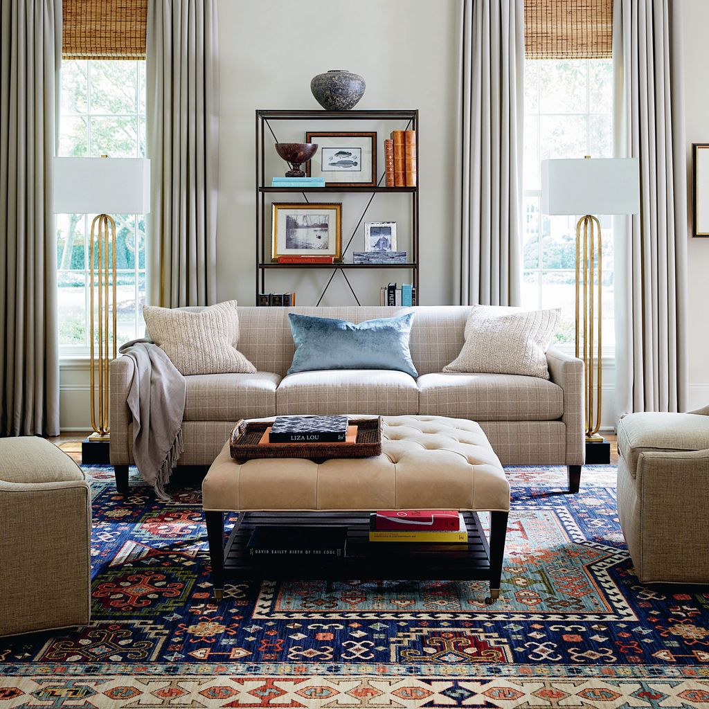 BassettUS's tweet photo. Introducing the Davis Sofa, a new favorite!โจ A clean, modern take on a classic silhouette, the Davis sofa is a comfy match for almost any space. Shop here: https://t.co/UKzwl9EDTw
#livingroom #LivingRoomIdeas #HomeStyle #InteriorDesign #DecorInspo #CocktailTable https://t.co/C2sfurbLKR