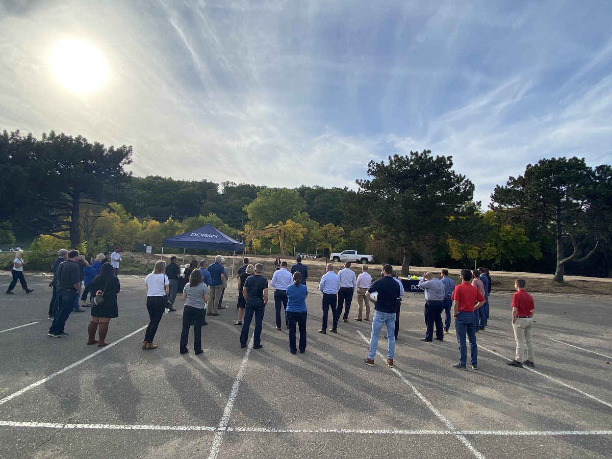DoranCompanies's tweet photo. The sun was shining at the official groundbreaking of our Shady Oak Multifamily project today #doranbuilds https://t.co/45oEdweUpl