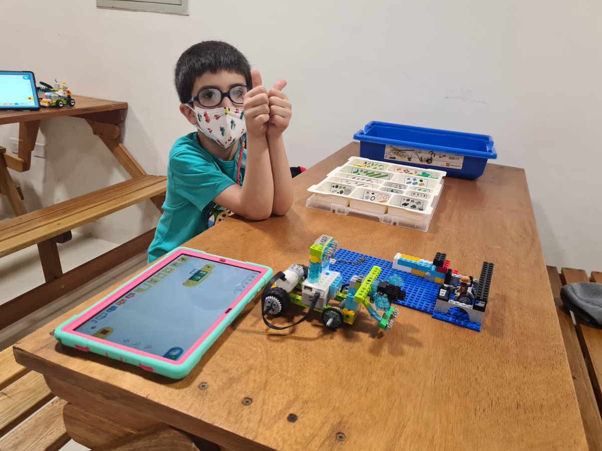 espaciosdeser's tweet photo. ¿Tu hija o hijo quiere dar sus primeros pasos en la robótica? 🤖

¡Nuestro Centro de Innovación Educativa es el lugar ideal!🥳

¡Contáctanos!
ESPACIOS DE SER - ASUNCIÓN
📞 021 615599
📲 0971 172726

#EspaciosdeSer #CentrodeInnovaciónEducativa #CursosParaNiñas #CursosParaNiños https://t.co/HS0xwO0l9I