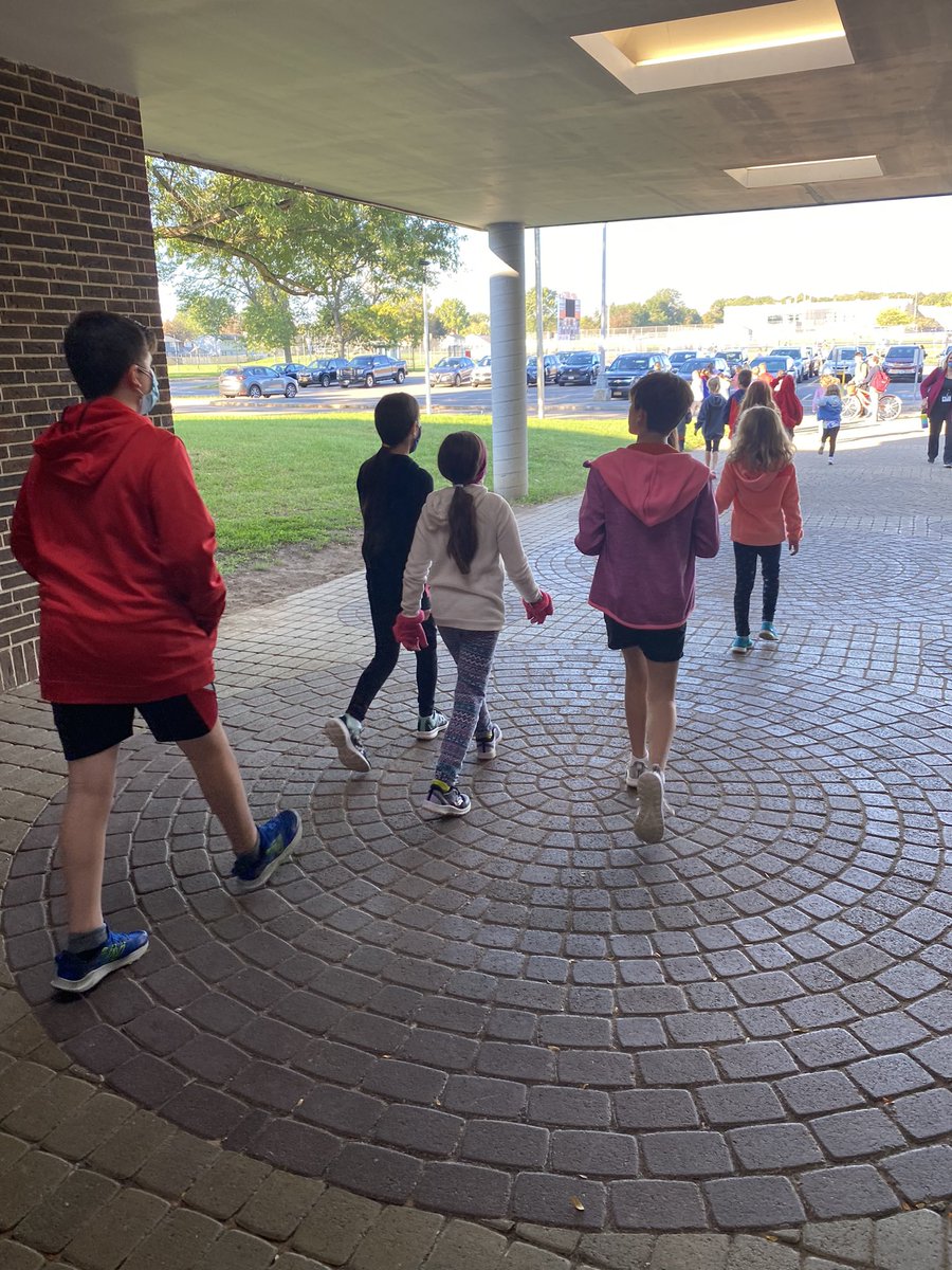 Our students headed out for the fun run this morning! Thank you to the coaches and volunteers for getting our kids out and exercising!