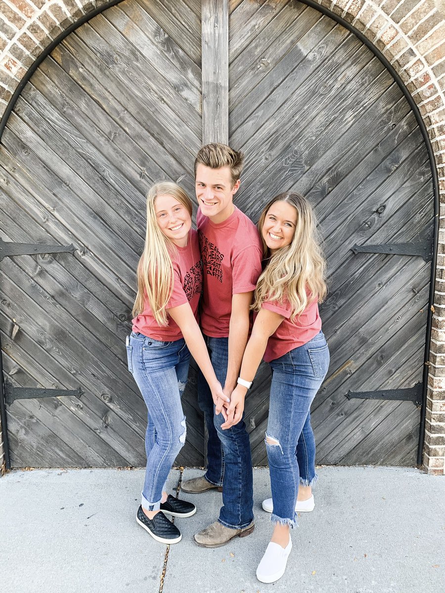 CALLING all males involved in various campus organizations… 

IT’S OFFICIAL!!! We are now looking for our 2021 KING OF HEARTS! Applications close ONE week from today so head to our bio to apply NOW✨♥️👑