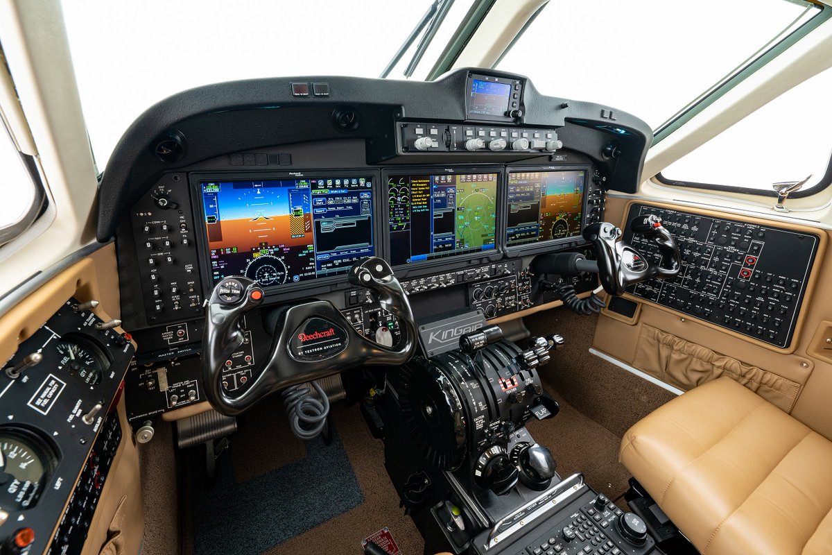 Beechcraft's tweet photo. Up close and incredible. 😍

✈️: King Air 260

#FlyBeechcraft https://t.co/mYGzADpKzd