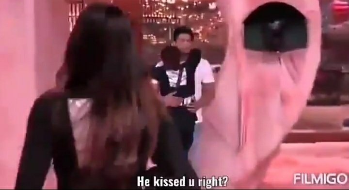 Its_marium's tweet photo. "Chummi Li Usne" ?! 😂😆

Even between so much chaos he noticed this thing  😂❤

#SidNaaz https://t.co/vps30miiQu