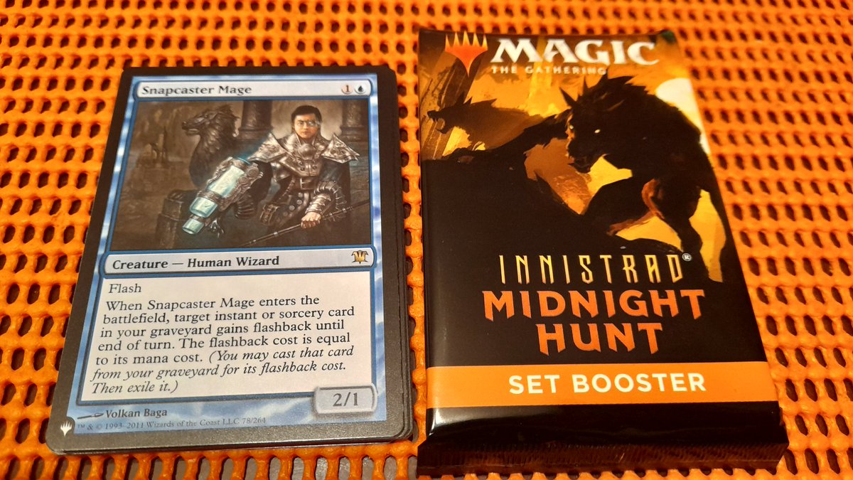JM_KiPPeR's tweet photo. Me compré el Bundle de #MTGMidnight y me salió esta carta en el 1er sobre. Creo que tuve algo de suerte. https://t.co/rill3upPL9