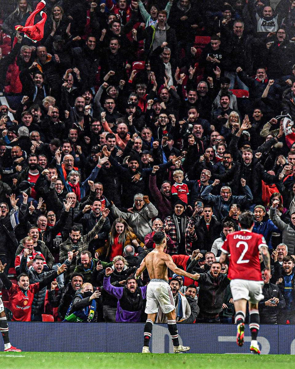 goal's tweet photo. Cristiano Ronaldo has now scored 12 Champions League goals in the 90th minute or later 🤯

Twice as many as any other player in #UCL history 👑

Look how high he threw his shirt 😅 https://t.co/9tW8KjKfuW