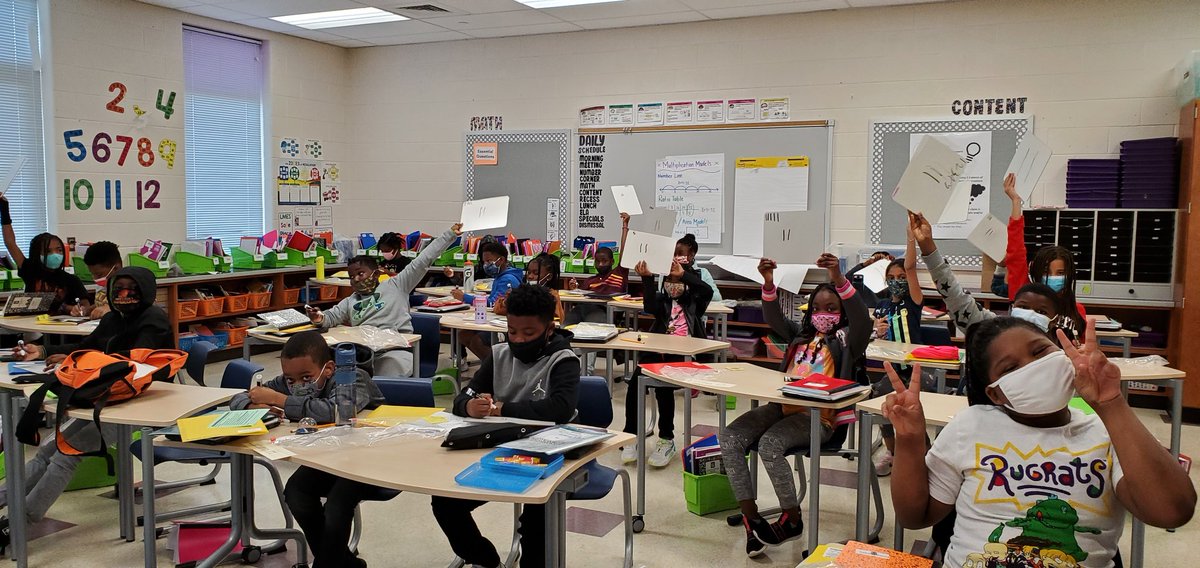 SraChupnick's tweet photo. @williamsonlmes's Gr4 class @LyonsMill used place values &amp; addition facts to learn #0-31...Then played a game to practice the numbers we learned. #SpanishIsFun #LanguageIsLiteracy #TodosAdelante @OWLteamBCPS @BaltCoPS @BcpsPassport #VIVAPassport @BCPSMATH #CrossCurricularLessons https://t.co/r7XbI0KxOe
