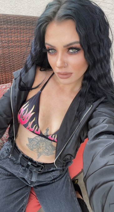 Stop playin and subscribe already! 🥵 20% off 💋 https://t.co/fzrsp3uHOI