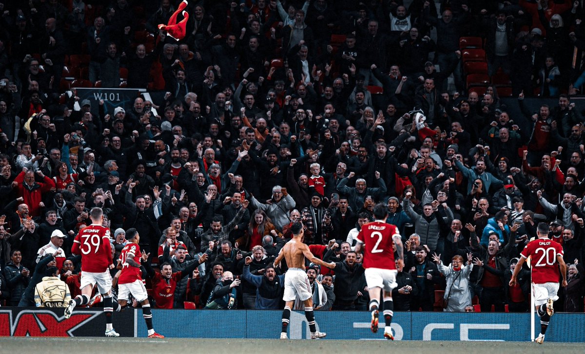 demanding_devil's tweet photo. Ronaldo's shirt stayed longer on top than Spurs 😅👀🔥 https://t.co/Y8OePCsvg3