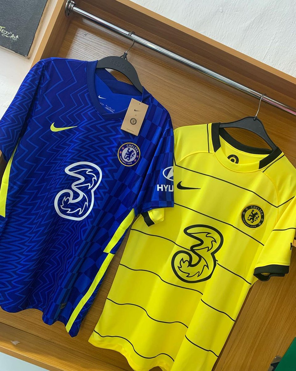 GSportsWorld's tweet photo. 🚨HOME &amp; AWAY KIT COMBO: CHELSEA FC🔵🌀

#shopwithGSW Gladson Sports World 
Website - 
🌐 https://t.co/tIlMpnbLO7 
Online Catalogue 
🌐https://t.co/A3OHhaBKl2

#wearyourpassion #shopnow #GSportsWorld #GSWShopping #shopwithGSW #GSW #chelseafc #chelsea #ktbffh #UCL #london #juvche https://t.co/u18tjAeN8N