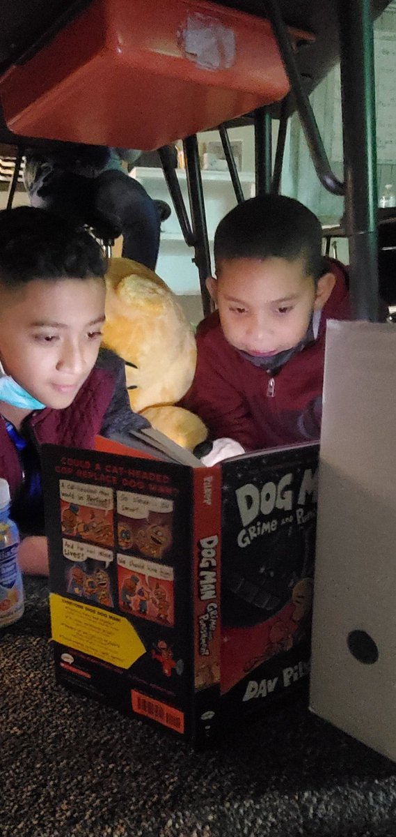 BilingualRocks's tweet photo. We celebrated Read for a Better Life last week, and let me tell you,  these students did not want to stop reading.  #leopardsread https://t.co/P5Ji3HSwCQ