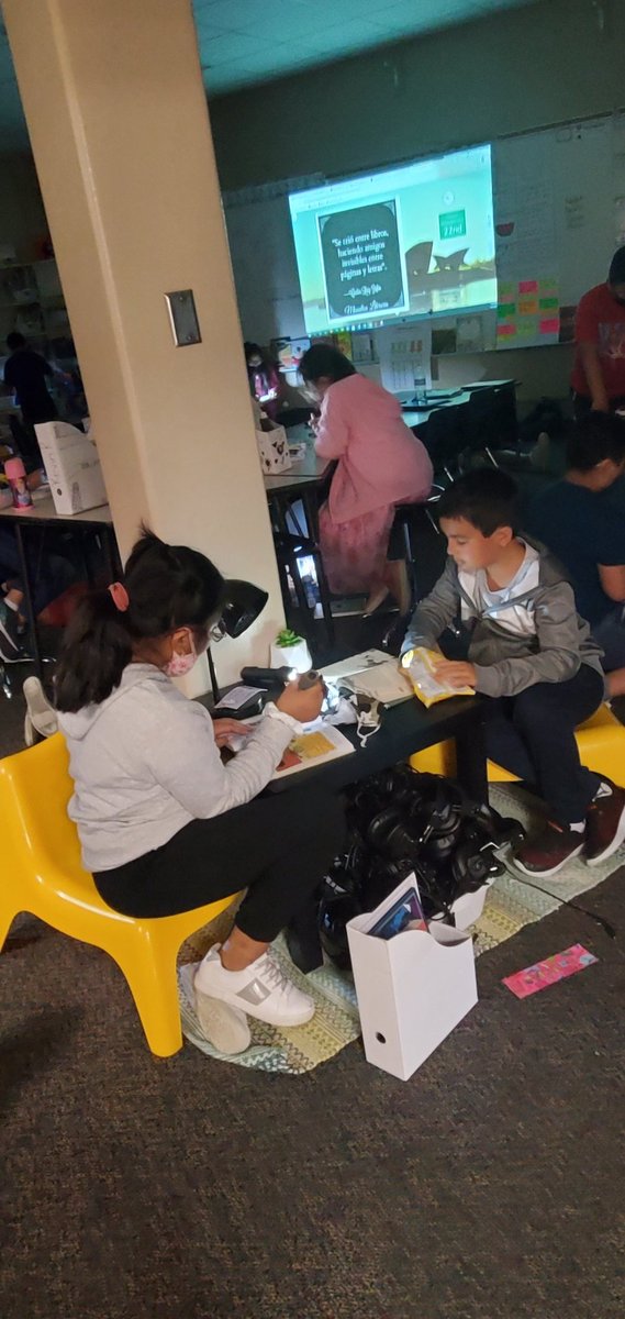 BilingualRocks's tweet photo. We celebrated Read for a Better Life last week, and let me tell you,  these students did not want to stop reading.  #leopardsread https://t.co/P5Ji3HSwCQ