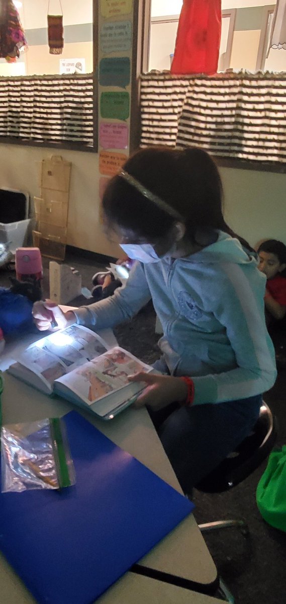 BilingualRocks's tweet photo. We celebrated Read for a Better Life last week, and let me tell you,  these students did not want to stop reading.  #leopardsread https://t.co/P5Ji3HSwCQ