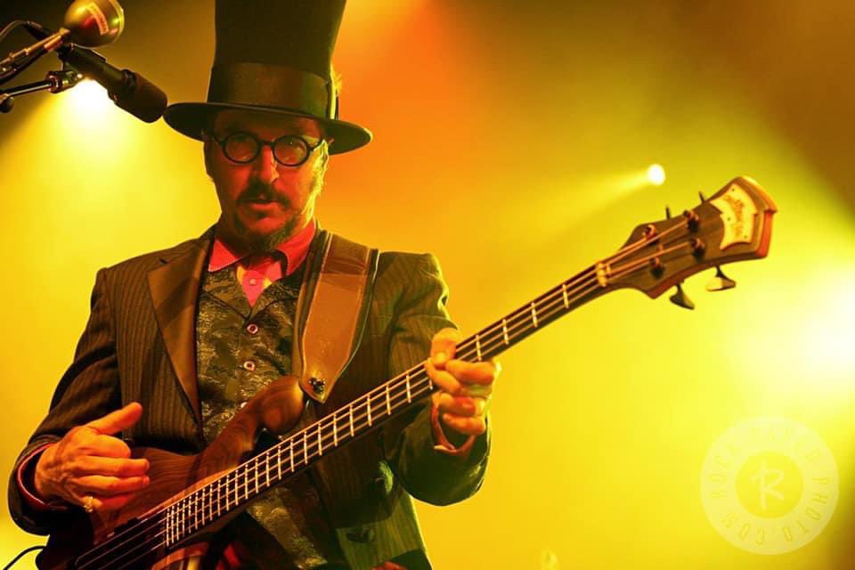 Happy Birthday Les Claypool !    